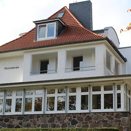 Pematra Felsenburg Fewo Gartenblick Lubeck